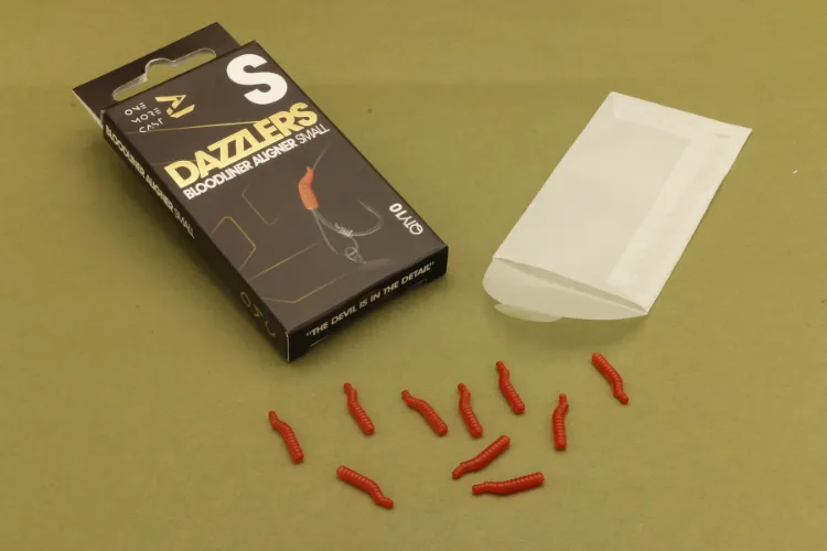 Picture of ONE MORE CAST Dazzlers Bloodliner - Aligner