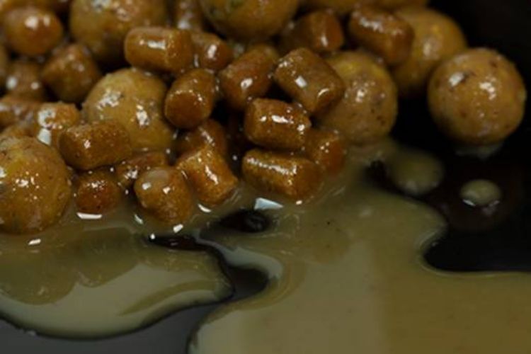 Picture of Sticky Baits Cloudy Manilla Liquid